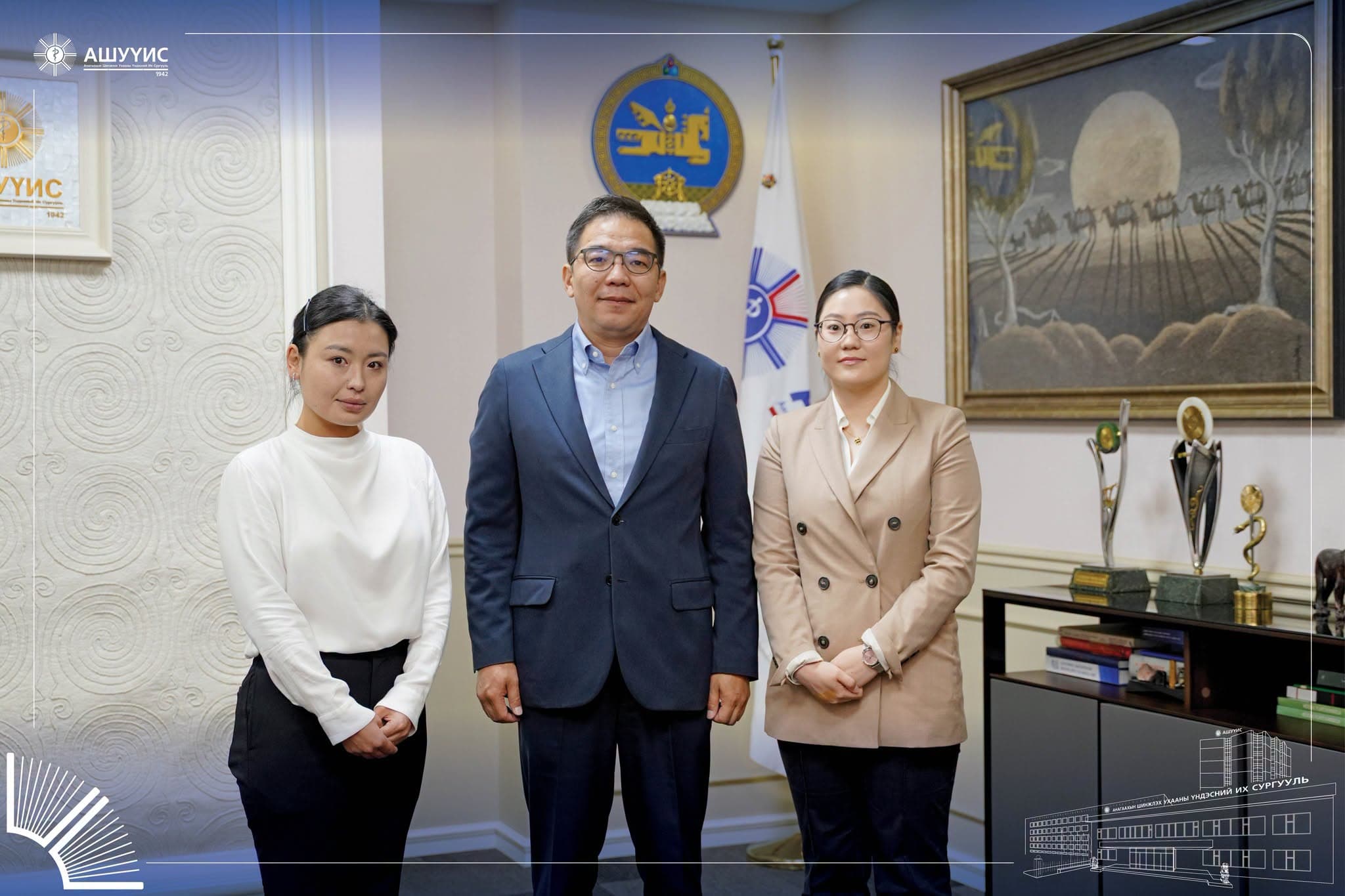 SATREPS ТӨСЛИЙН ХҮРЭЭНД АШУҮИС, ТОКУШИМАГИЙН ИХ СУРГУУЛИЙН ХАМТАРСАН ДОКТОРЫН ХОС ДИПЛОМЫН ХӨТӨЛБӨРТ АНХНЫ СУДЛААЧИД СУРАЛЦАНА