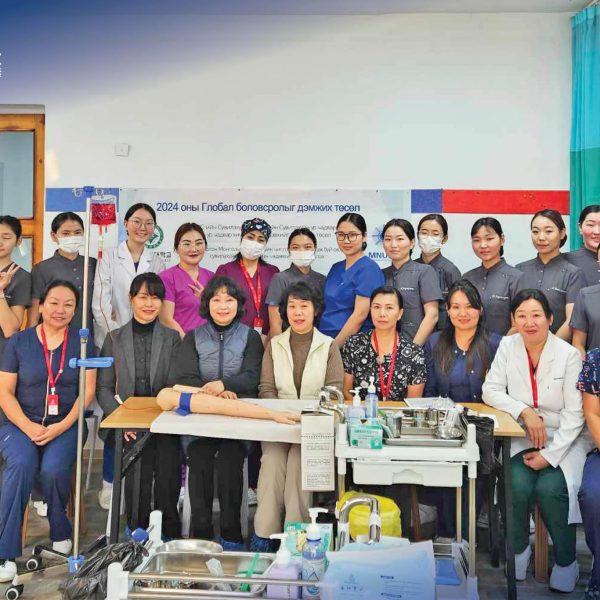 АШУҮИС-ИЙН СУВИЛАХУЙН СУРГУУЛИЙН ЭМНЭЛЗҮЙН СУРГАЛТЫГ САЙЖРУУЛАХ, ҮР ДҮНД СУУРИЛСАН БОЛОВСРОЛЫГ ХӨГЖҮҮЛЭХ ТӨСЛИЙГ АМЖИЛТТАЙ ХЭРЭГЖҮҮЛЛЭЭ