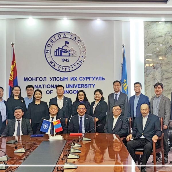 “АНАГААХЫН ФИЗИКЧ” БЭЛТГЭХ БАКАЛАВРЫН СУРГАЛТЫН ХӨТӨЛБӨРИЙГ МУИС-ТАЙ ХАМТРАН ХЭРЭГЖҮҮЛНЭ