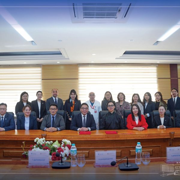 ХАМТЫН АЖИЛЛАГААНЫ САНАМЖ БИЧИГТ ГАРЫН ҮСЭГ ЗУРЛАА