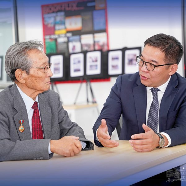 АХМАДЫН БАЯРЫН МЭНДИЙГ ӨРГӨН ДЭВШҮҮЛЬЕ