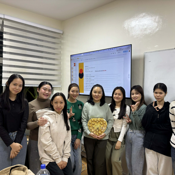 АШУҮИС-ИЙН ГАДААД ОЮУТНУУДАД БАС-ИЙН ГАДААД ХЭЛНИЙ ТЭНХИМ МОНГОЛ ХЭЛНИЙ СУРГАЛТ ЯВУУЛЛАА