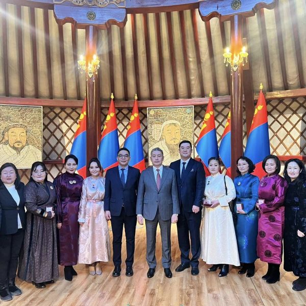 ТӨРИЙН ДЭЭД ОДОН, МЕДАЛЬ, САЛБАРЫН ТЭРГҮҮНЭЭР ШАГНАГДСАН ЭМЧ, СУВИЛАГЧ, АЖИЛТНУУДДАА БАЯР ХҮРГЭЖ АМЖИЛТ ХҮСЬЕ!