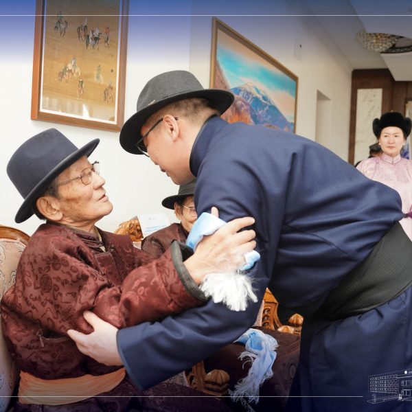 АШУҮИС-ИЙН ХАМТ ОЛНЫ САР ШИНИЙН ХҮНДЭТГЭЛИЙН ЗОЛГОЛТ БОЛЛОО