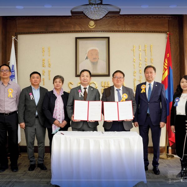 СӨҮЛИЙН ҮНДЭСНИЙ ИХ СУРГУУЛИЙН НЭГДСЭН ЭМНЭЛЭГТЭЙ ХАМТРАН ХЭРЭГЖҮҮЛЖ БУЙ ТӨСЛИЙГ СУНГАХ ГЭРЭЭНД ГАРЫН ҮСЭГ ЗУРЛАА