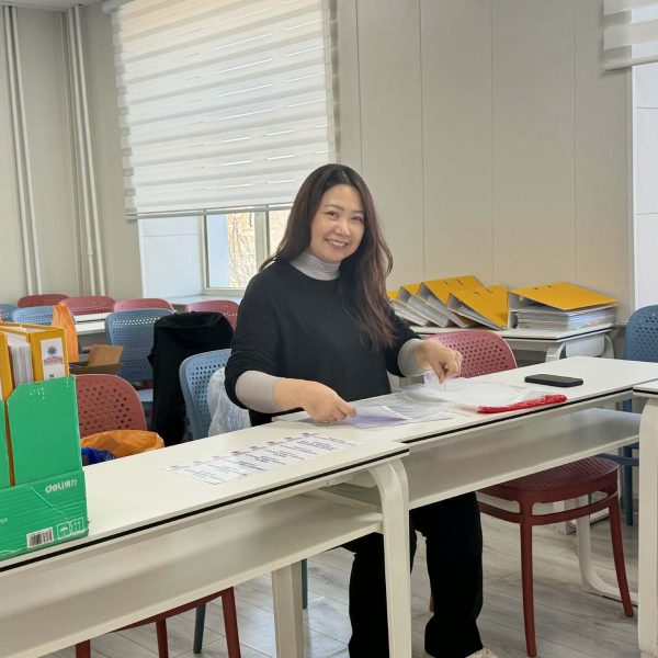 Архангай аймаг дахь АШУҮИС-ийн Сувилахуйн сургалт, эрдэм шинжилгээ, эрүүл мэндийн тусламж үйлчилгээний цогцолбор 2025–2026 онд амжилттай байгуулагдаж, баруун бүсийн сувилахуйн боловсон хүчнийг бэлтгэх, өндөр чанартай сургалт, эрдэм шинжилгээ, эрүүл мэндийн тусламж үйлчилгээг цогцоор нь үзүүлэх стратегийн үүрэг гүйцэтгэж байна